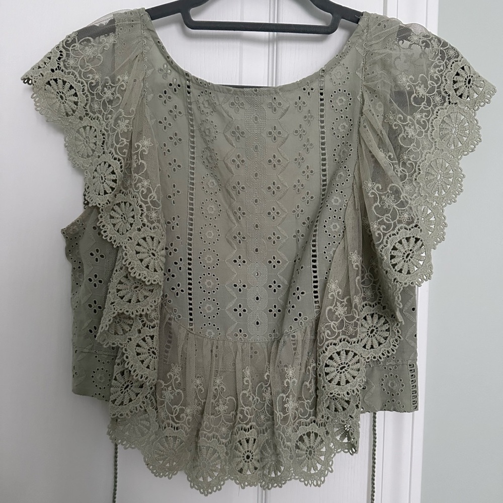 Altar’d State sage green top. Size SM.